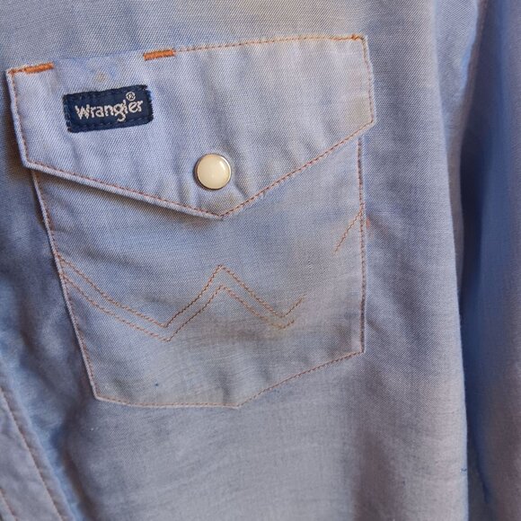 XL Wrangler Cowboy Distressed Western Shirt Wrangler Chambray Trashed 1990's - Picture 5 of 11